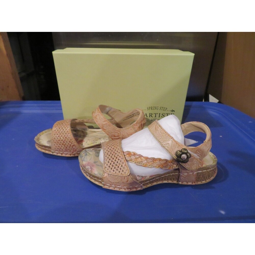 NWT Womens Beige Multi L'Artiste Bridgitte Sandals, 5.5 / 6 36